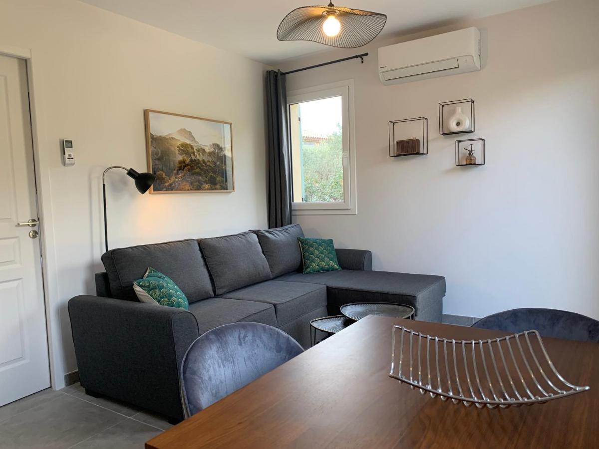 Le Cabanon De Livia Avec Piscine Privee Villa คุคุรง ภายนอก รูปภาพ